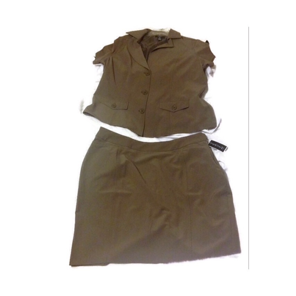Verve Ami Taupe Women's Skirtsuit